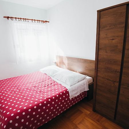 Apartments Visnjic Zaboric Eksteriør bilde