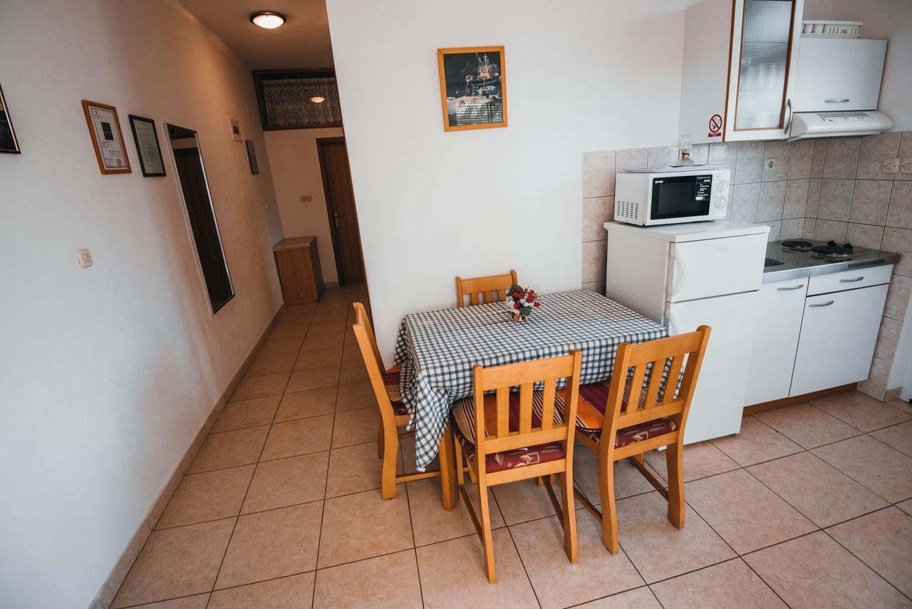 Apartments Visnjic Zaboric Eksteriør bilde
