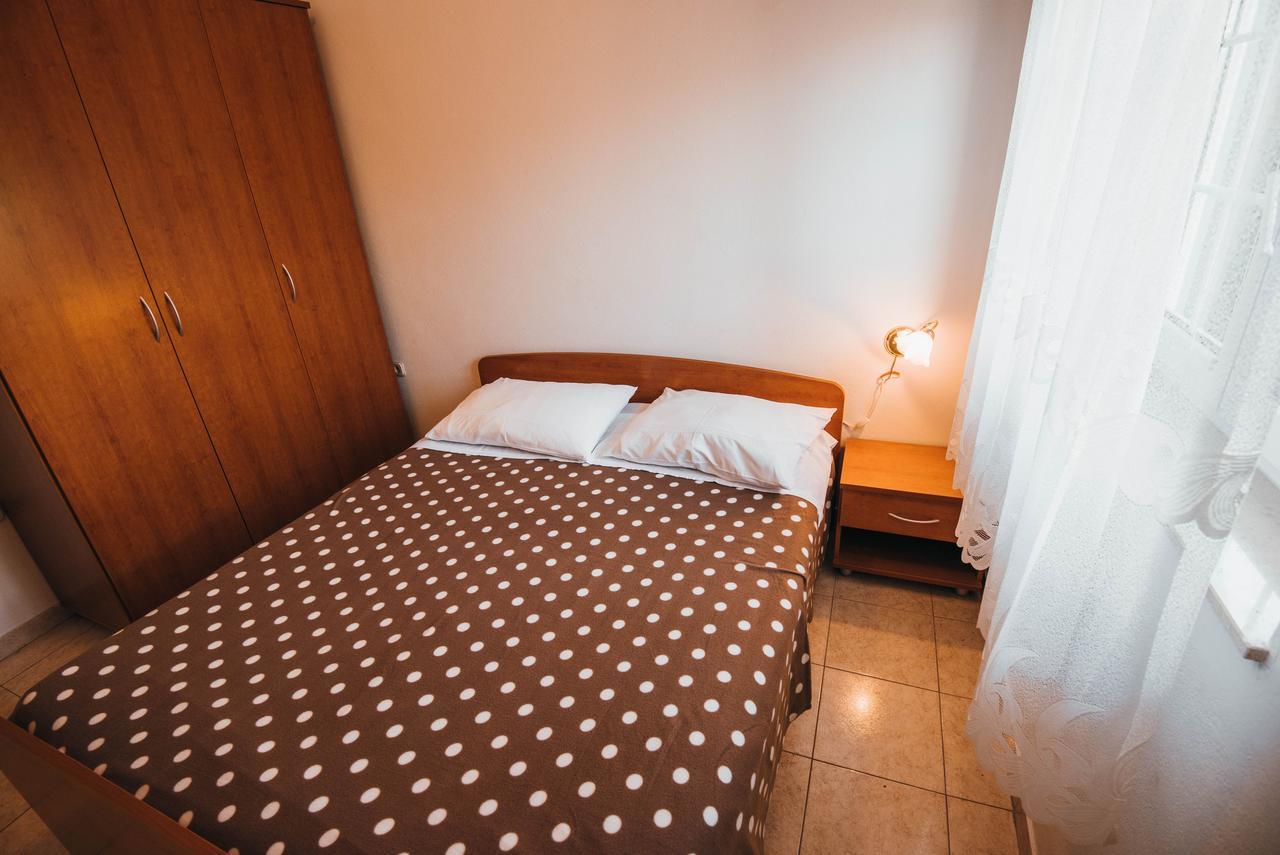 Apartments Visnjic Zaboric Eksteriør bilde