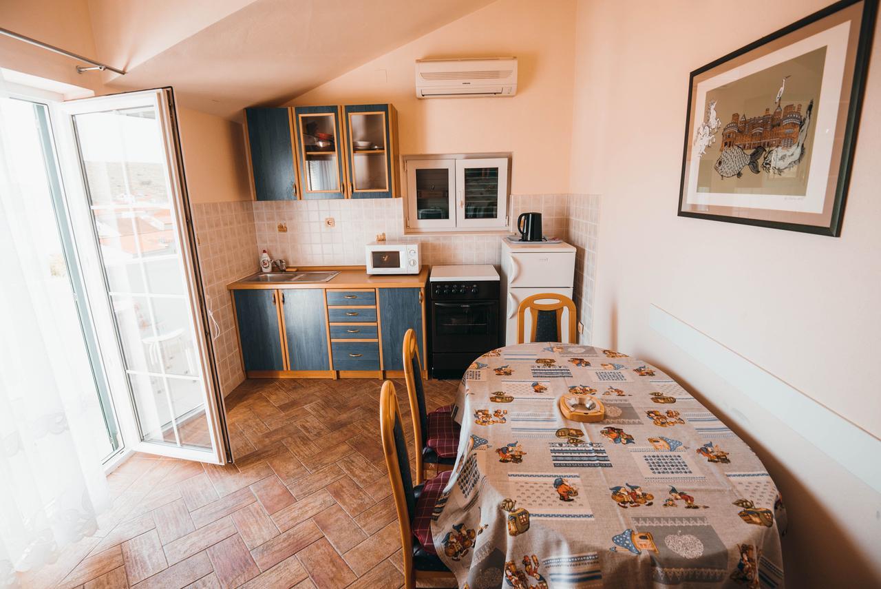 Apartments Visnjic Zaboric Eksteriør bilde