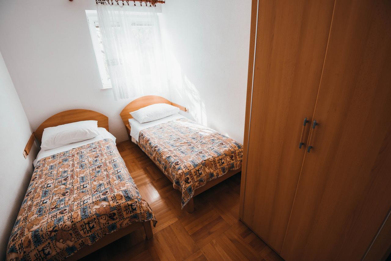 Apartments Visnjic Zaboric Eksteriør bilde